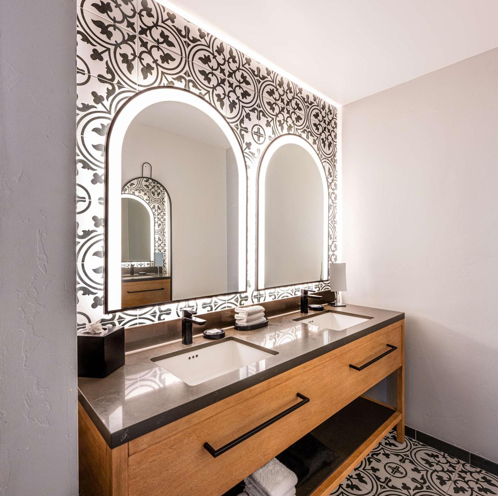 Hotel Virginia Santa Barbara, Tapestry Collection By Hilton Exteriér fotografie